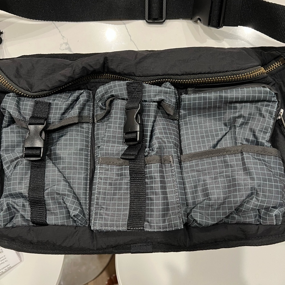 G Star Raw triple pocket slingback bag